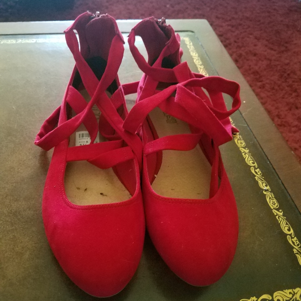 Drash velvet like red shoes